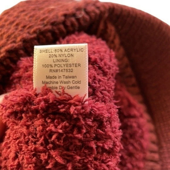 Maroon Knit‎ Hat - Picture 4 of 6